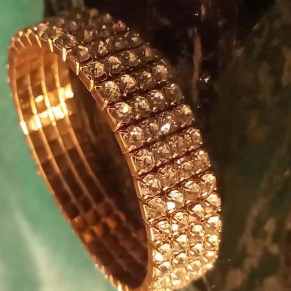 2 expandable bracelets like new - Picture 4 of 4